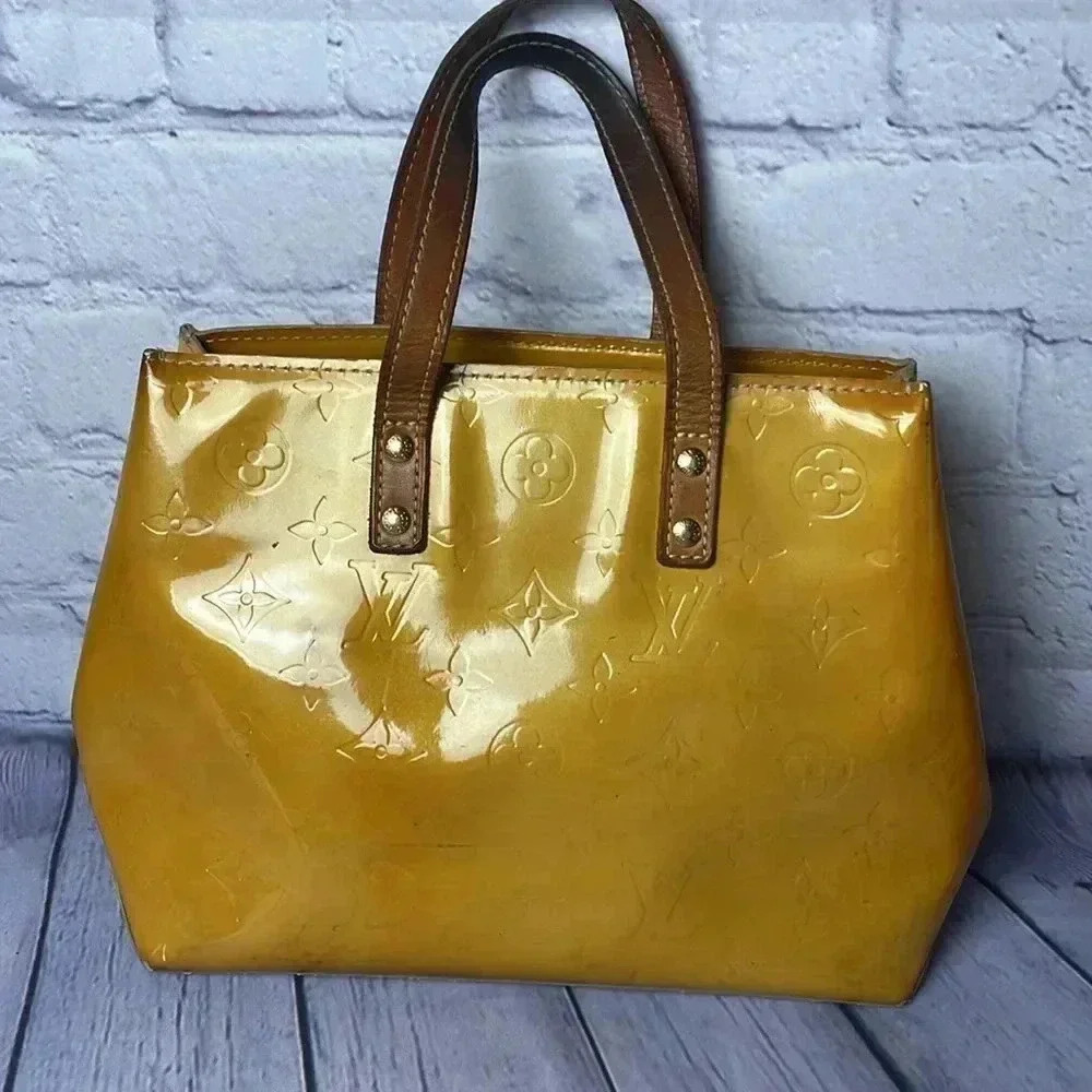 Authentic Louis Vuitton Vernis Tote. Serial Code: M1023 Size OS | LOUIS VUITTON